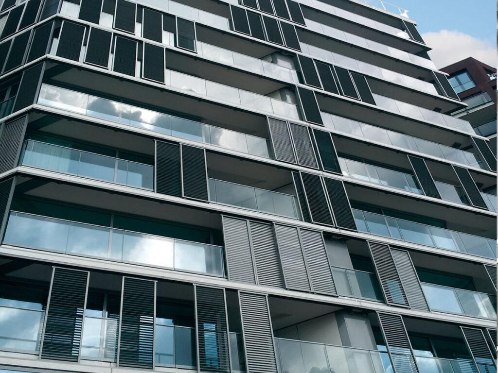 Instalación contraventanas en Pamplona